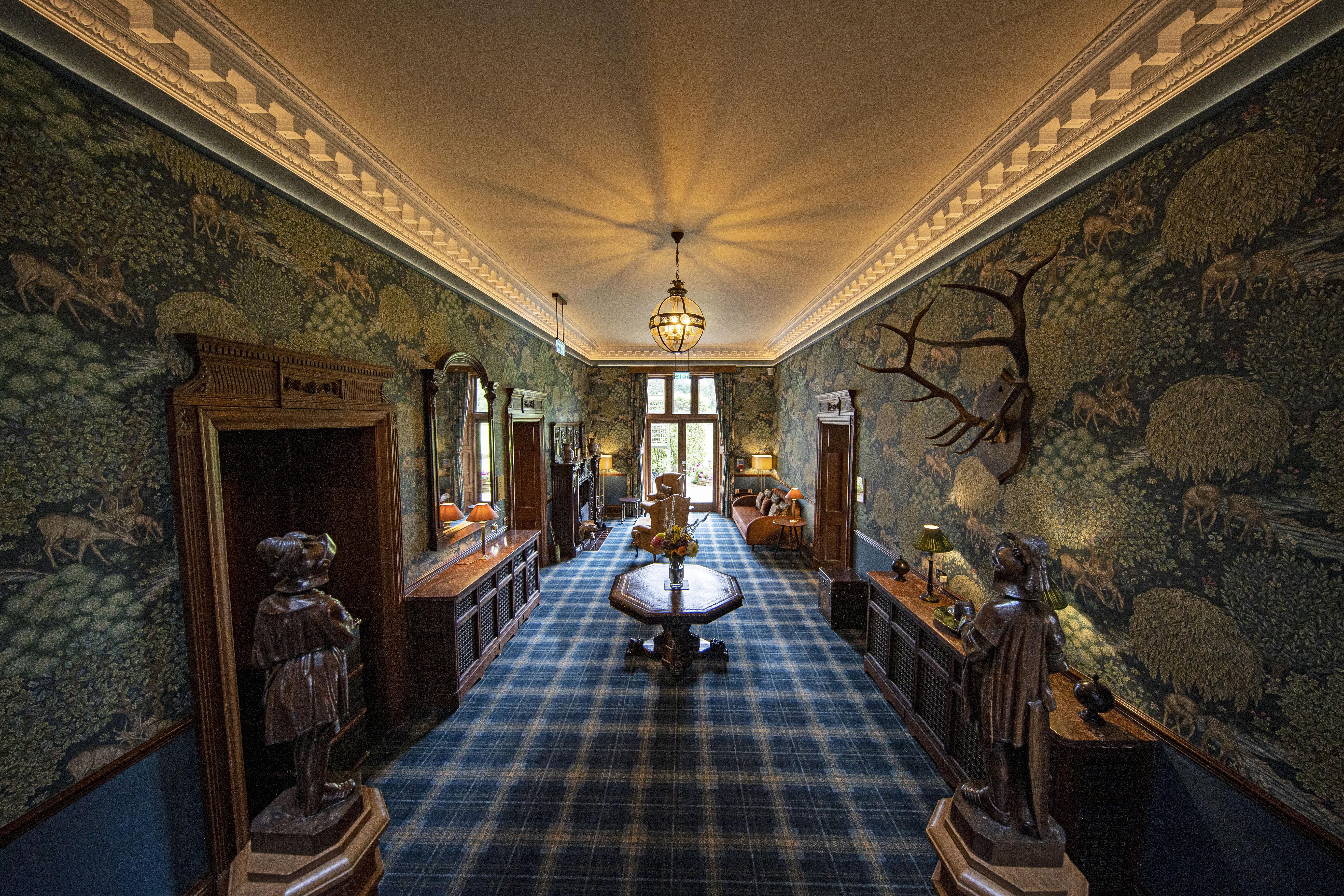 Schloss Roxburghe, Part Of Destination By Hyatt Bagian luar foto The entrance hall