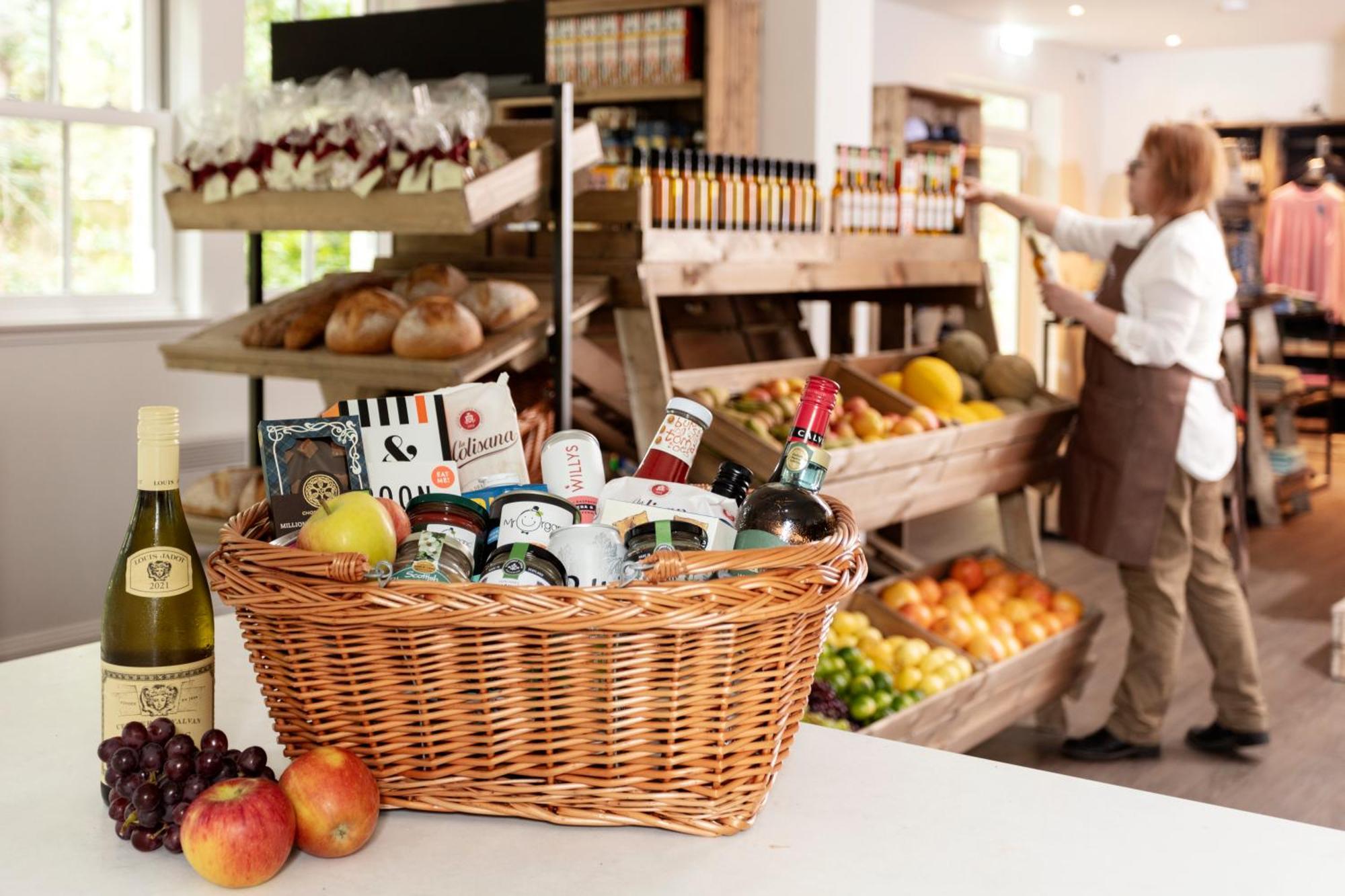 Schloss Roxburghe, Part Of Destination By Hyatt Bagian luar foto A typical shopping basket