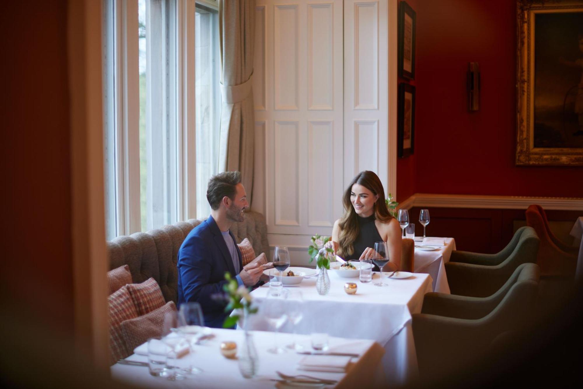 Schloss Roxburghe, Part Of Destination By Hyatt Bagian luar foto The restaurant at The Ivy Temple Row