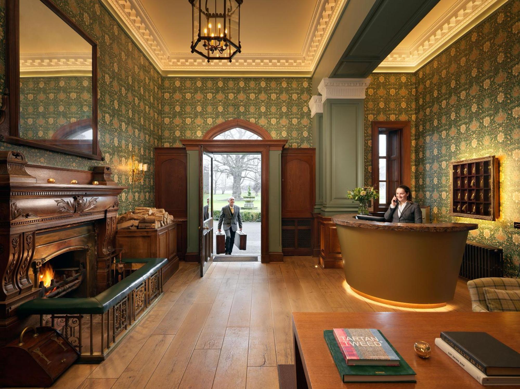 Schloss Roxburghe, Part Of Destination By Hyatt Bagian luar foto The hotel's reception