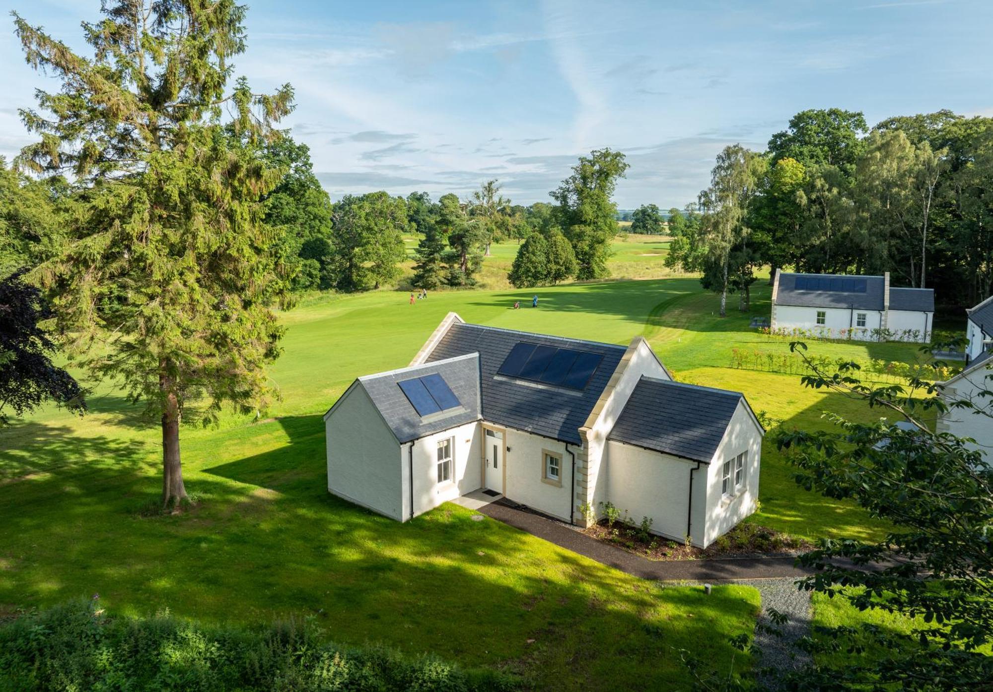 Schloss Roxburghe, Part Of Destination By Hyatt Bagian luar foto The old stable block at the centre of the estate