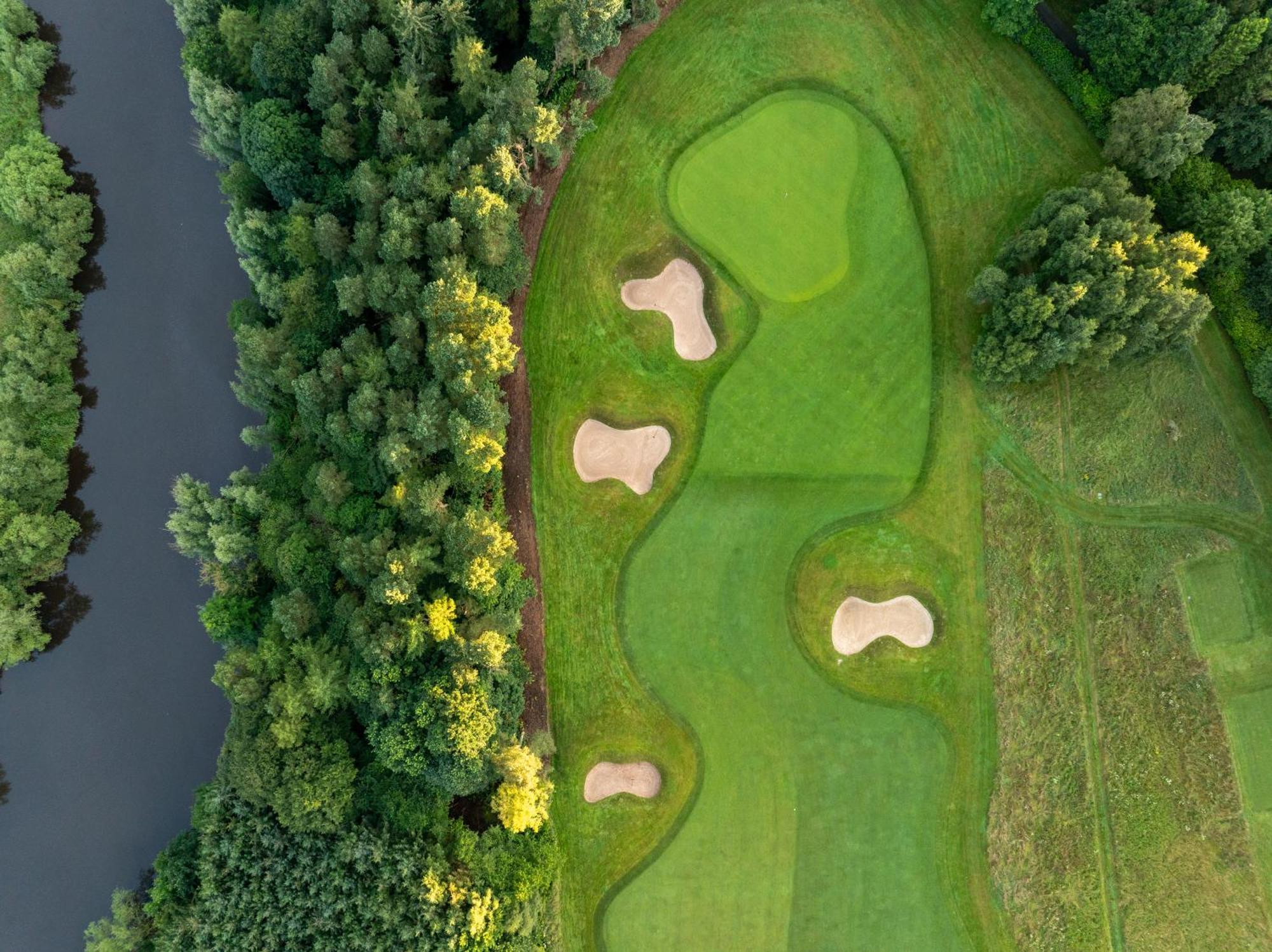 Schloss Roxburghe, Part Of Destination By Hyatt Bagian luar foto The 17th hole at the 2016 U.S. Open