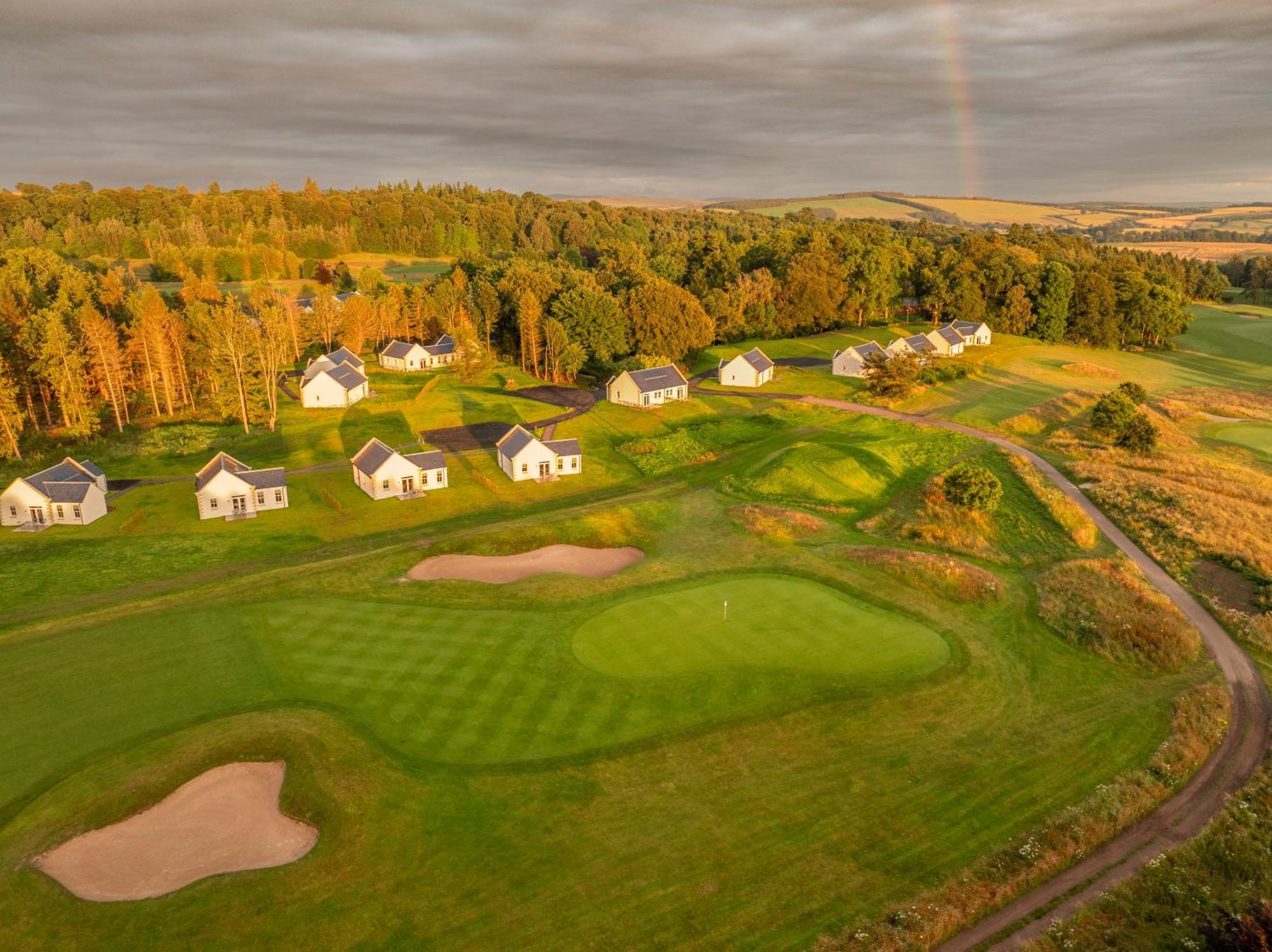 Schloss Roxburghe, Part Of Destination By Hyatt Bagian luar foto Golf resort in Estonia