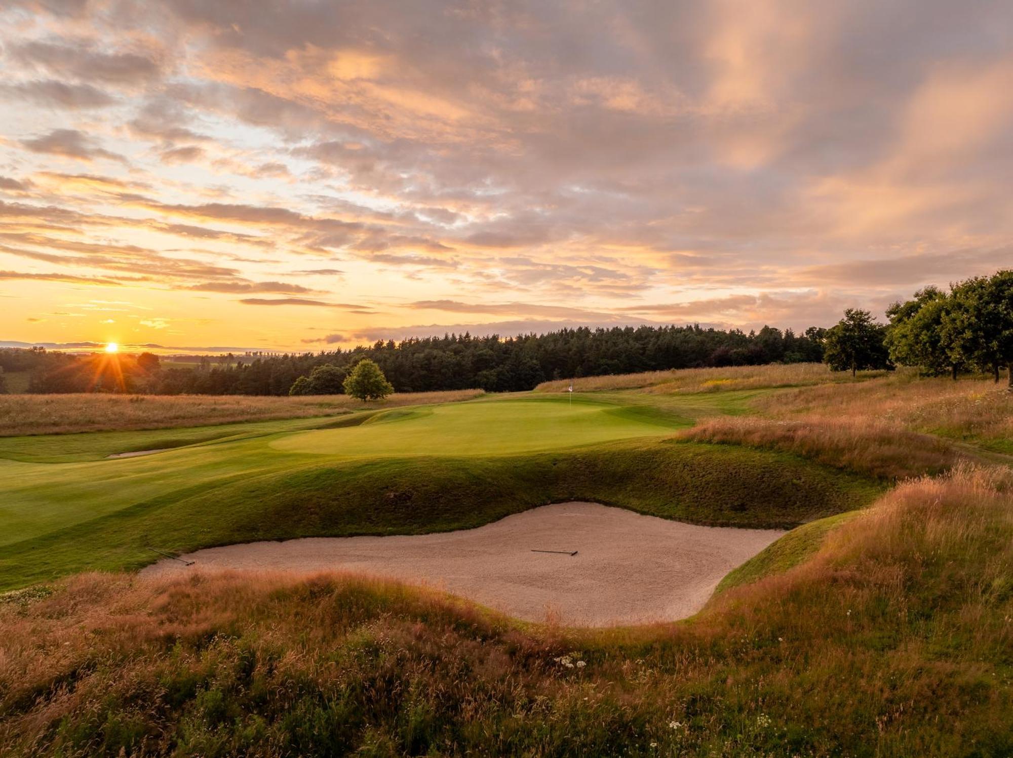 Schloss Roxburghe, Part Of Destination By Hyatt Bagian luar foto Golf course at the Gut Kaden