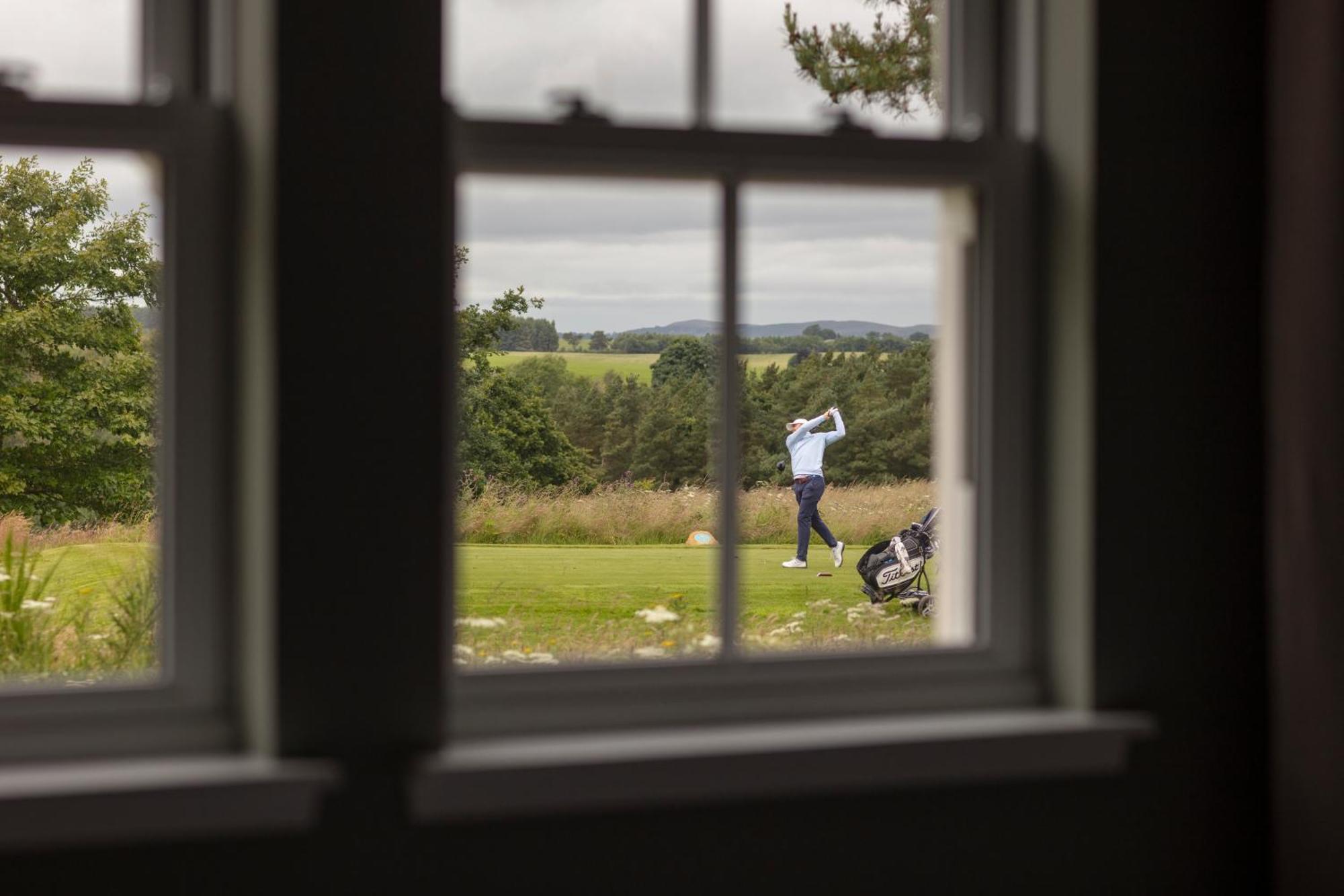 Schloss Roxburghe, Part Of Destination By Hyatt Bagian luar foto Golf course view from the hotel
